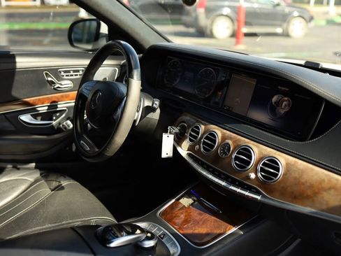 Used 2015 Mercedes-Benz S 63 AMG 4MATIC Sedan w/ Driver Assistance Package image 57