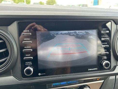 Used 2022 Toyota Tacoma SR AWD/4WD image 11