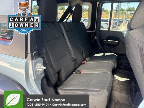 Used 2025 Jeep Wrangler Unlimited Sport AWD/4WD image 12