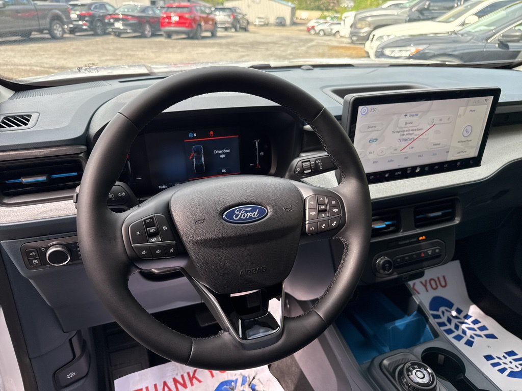 New 2025 Ford Maverick XLT w/ XLT Luxury Package FWD image 17