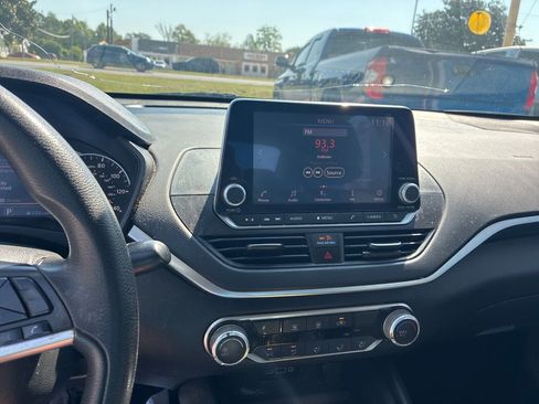 Used 2022 Nissan Altima 2.5 SV image 7