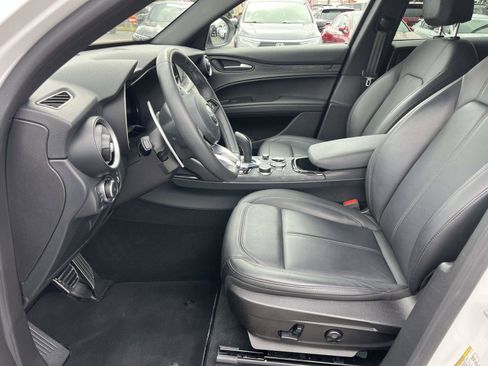 Used 2024 Alfa Romeo Stelvio Sprint image 5