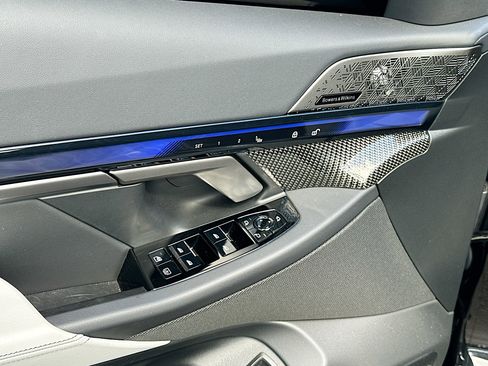 Used 2026 BMW M5 w/ Executive Package image 16