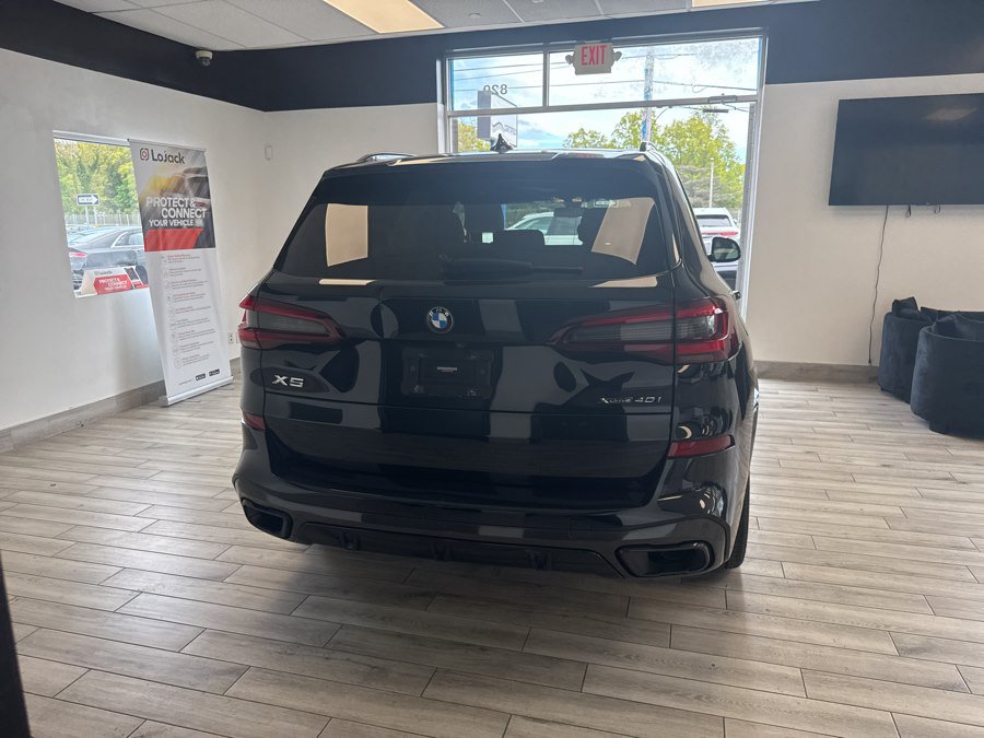 Used 2021 BMW X5 xDrive40i w/ M Sport Package AWD/4WD image 5