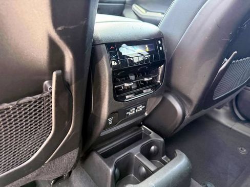Certified 2025 Jeep Grand Cherokee L Laredo w/ Luxury Tech Group I AWD/4WD image 15