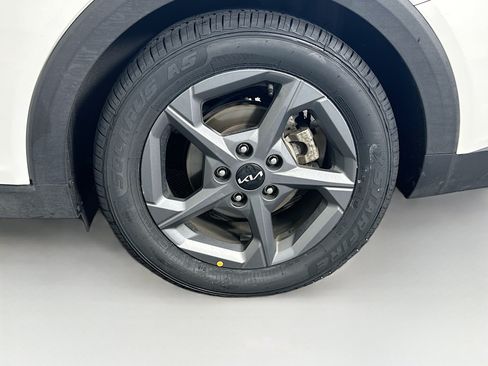 Used 2025 Kia K4 FWD image 11