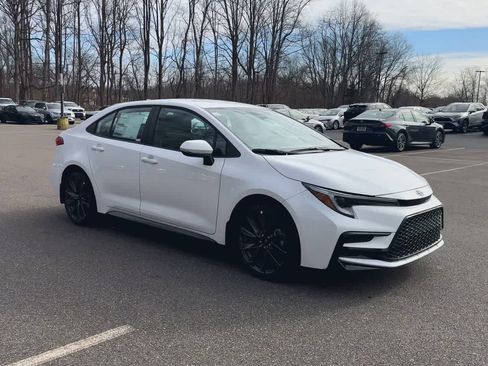 New 2026 Toyota Corolla SE image 2