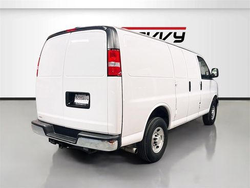 Used 2024 Chevrolet Express 2500 Work Van w/ Driver Convenience Package image 7