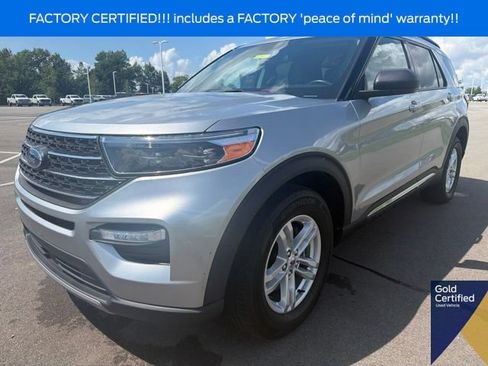 Used 2023 Ford Explorer XLT w/ Equipment Group 202A AWD/4WD image 2