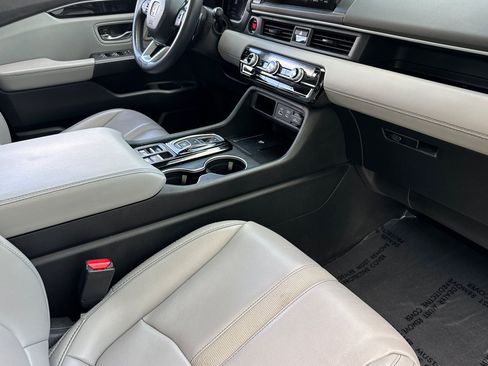 Used 2023 Honda Pilot Touring image 36