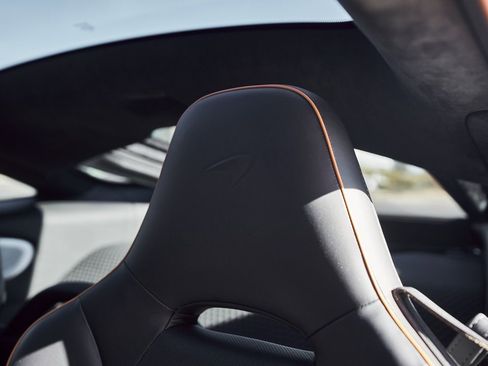 Used 2023 McLaren GT image 43