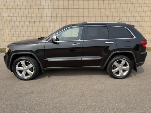 Used 2011 Jeep Grand Cherokee Overland AWD/4WD image 8