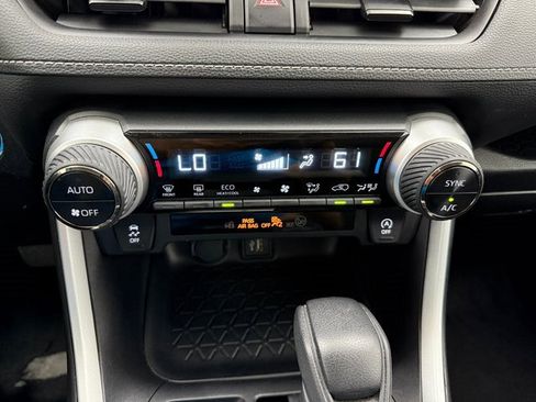 Used 2024 Toyota RAV4 XLE image 18