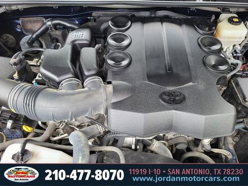 Used 2018 Toyota 4Runner SR5 Premium AWD/4WD image 30