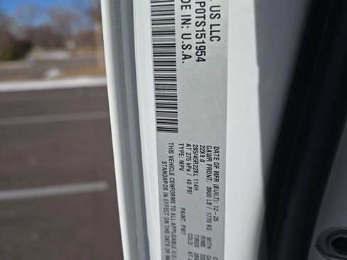 New 2026 Jeep Grand Wagoneer L Summit w/ Premium Group III image 30