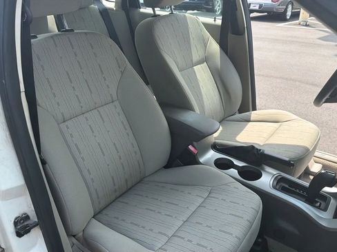 Used 2011 Ford Focus SE FWD image 10