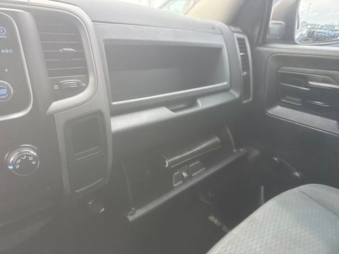 Used 2017 RAM 1500 Express image 32