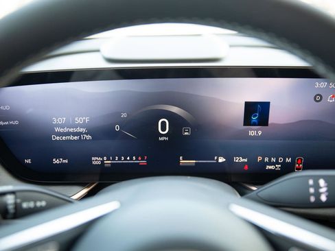 Used 2025 Buick Envision Sport Touring image 12