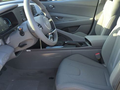 New 2026 Hyundai Elantra SE FWD image 16