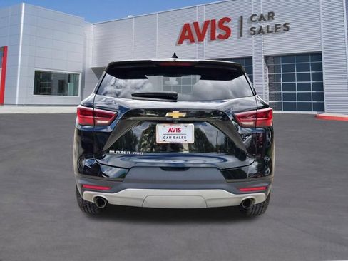 Used 2025 Chevrolet Blazer LT AWD/4WD image 9