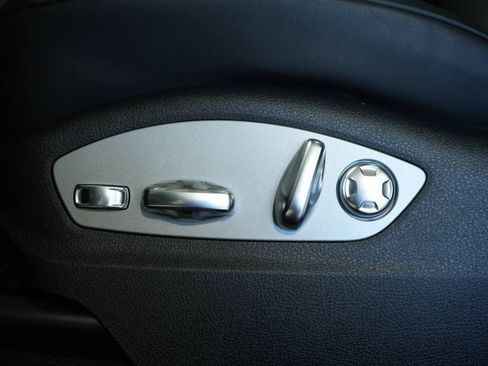 New 2025 Porsche Macan image 33