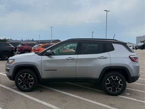 Used 2019 Jeep Compass Trailhawk w/ Cold Weather Group AWD/4WD image 8