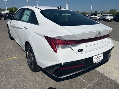 New 2026 Hyundai Elantra Limited FWD image 7