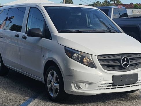Used 2017 Mercedes-Benz Metris Passenger image 7