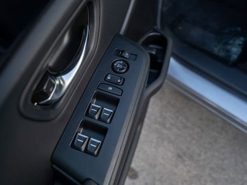 Used 2025 Honda Pilot Sport image 24