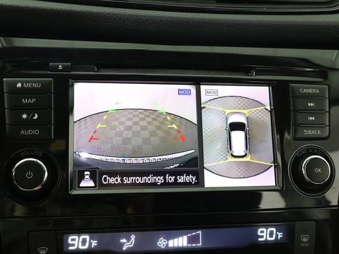 Used 2018 Nissan Rogue SV w/ Premium Package image 50