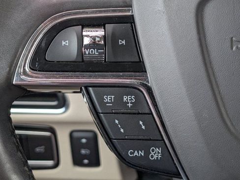 Used 2020 Lincoln Navigator Reserve w/ Luxury Package AWD/4WD image 25