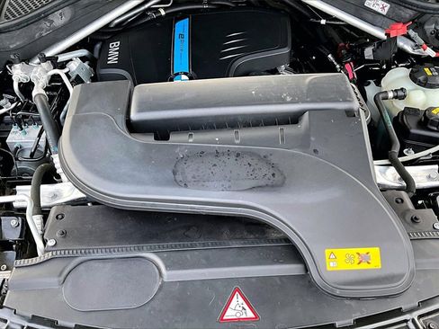 Used 2016 BMW X5 xDrive40e image 31