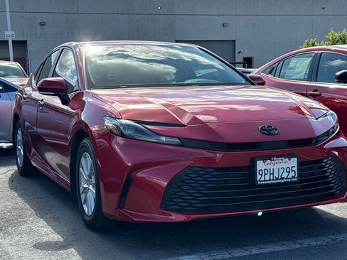 Used 2025 Toyota Camry LE FWD image 2
