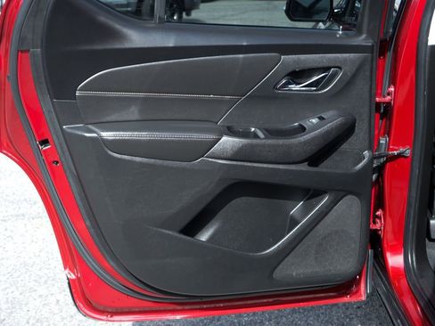 Used 2020 Chevrolet Traverse RS FWD image 35