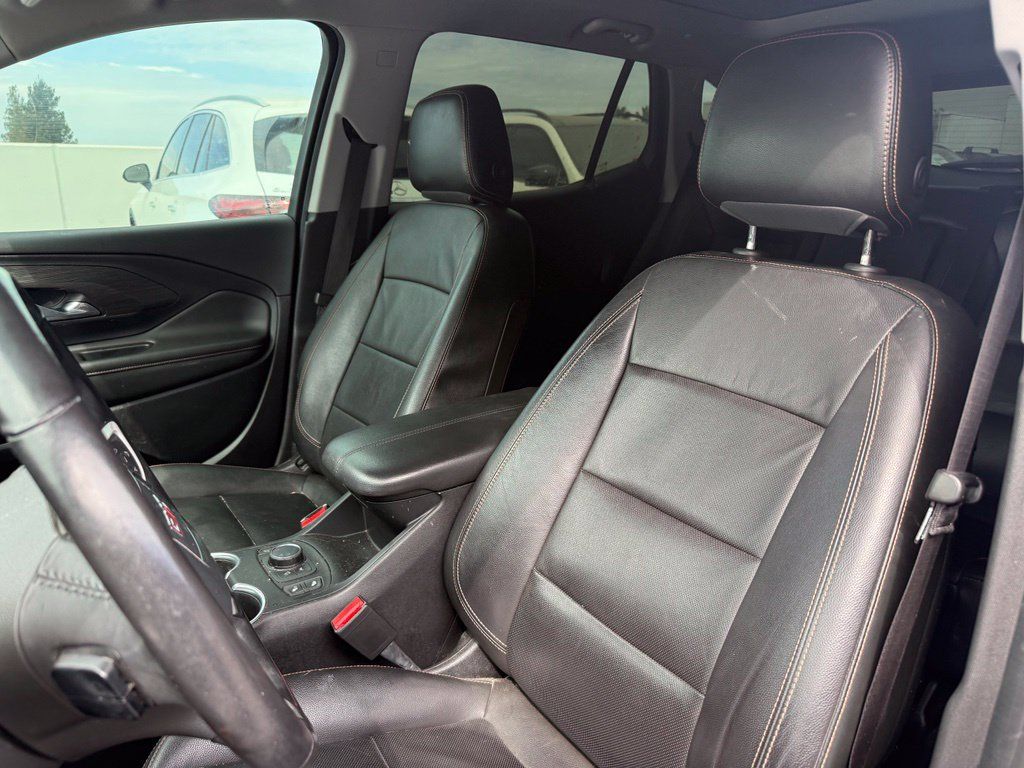 Used 2020 GMC Terrain SLT w/ Preferred Package AWD/4WD image 3