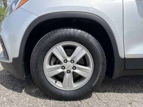 Used 2020 Chevrolet Trax LT w/ LT Convenience Package FWD image 18