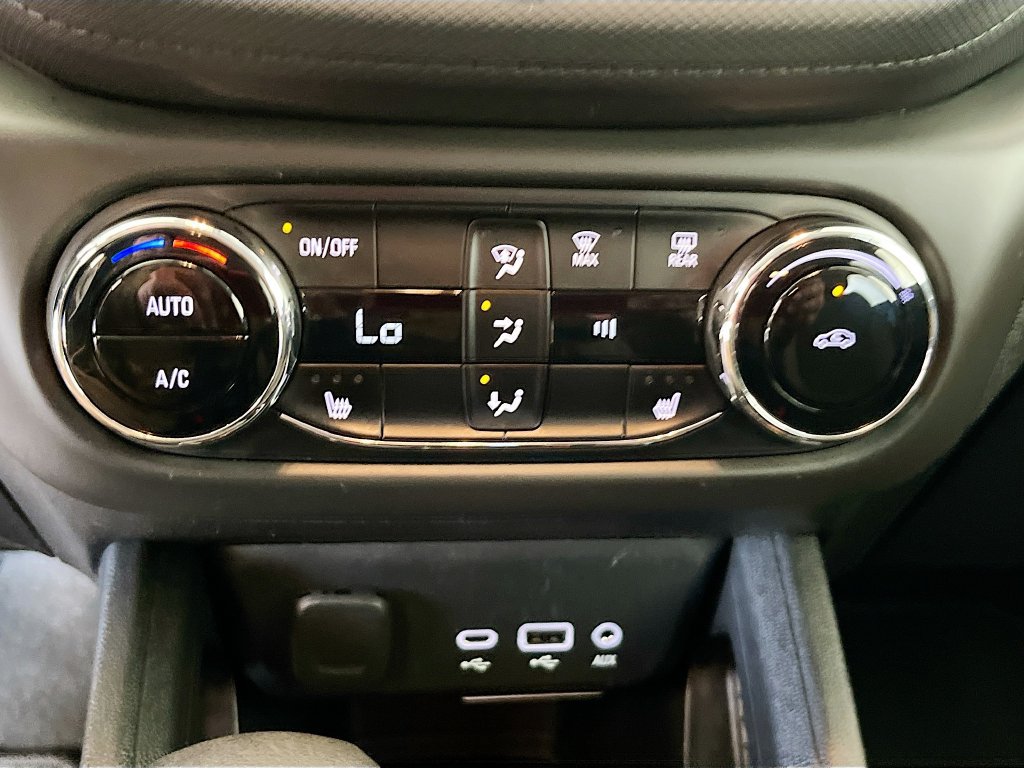 Used 2022 Chevrolet TrailBlazer LT w/ Convenience Package AWD/4WD image 16