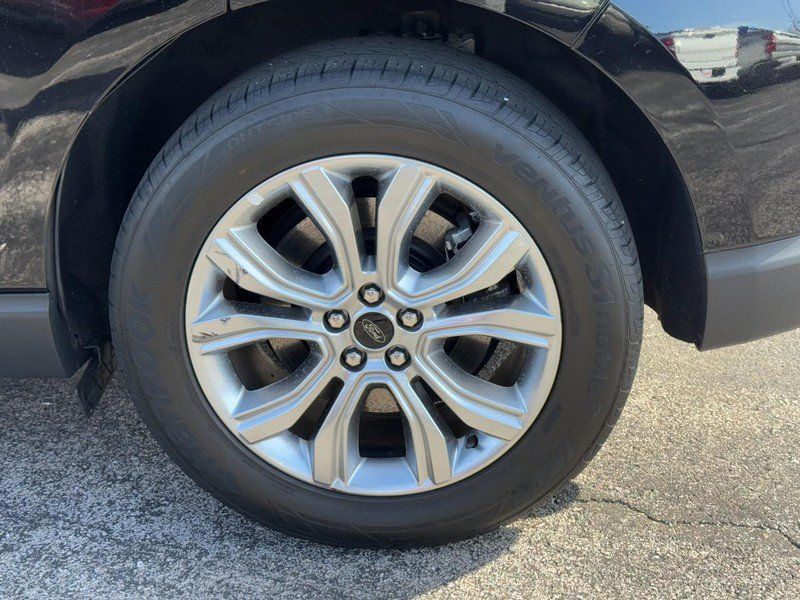 Used 2024 Ford Edge Titanium AWD/4WD image 7