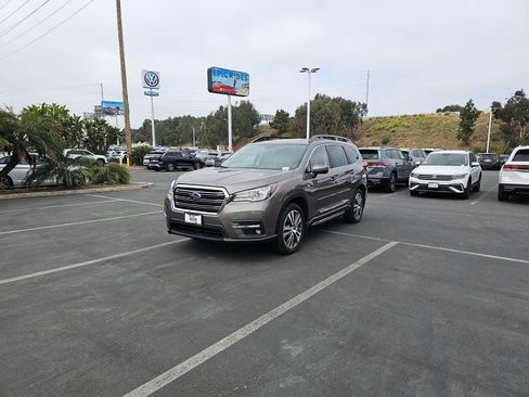Used 2022 Subaru Ascent Limited w/ Technology Package image 3