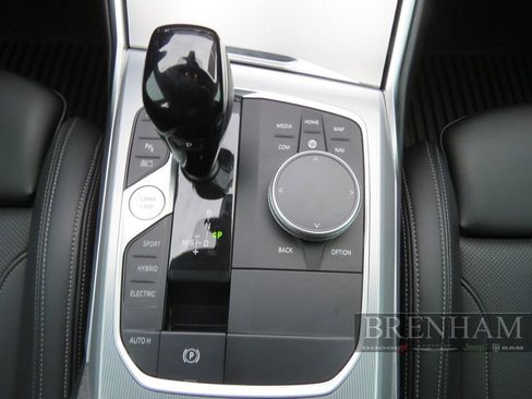 Used 2022 BMW 330e image 22