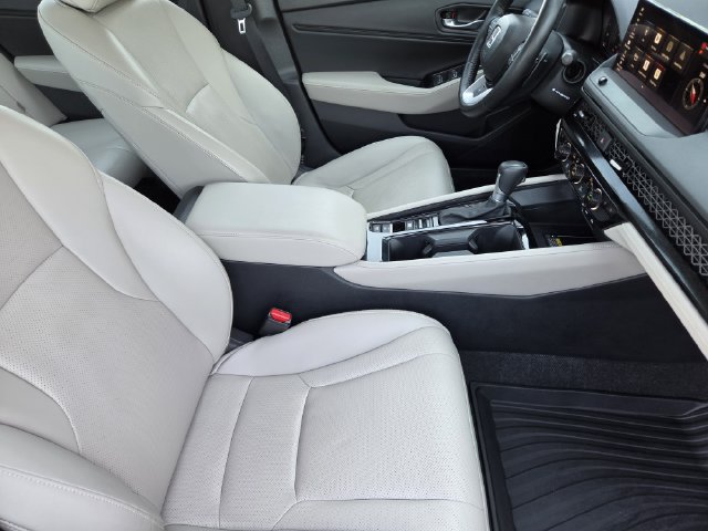 Used 2025 Honda Accord Touring image 16