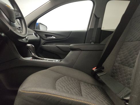 Used 2019 Chevrolet Equinox LT FWD image 17