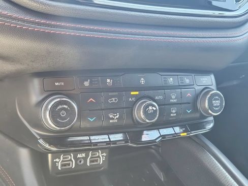 Used 2025 Dodge Durango R/T AWD/4WD image 23