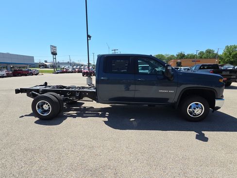 New 2026 Chevrolet Silverado 3500 LT w/ Convenience Package AWD/4WD image 10