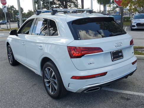 Used 2024 Audi Q5 2.0T Premium w/ Convenience Package image 3