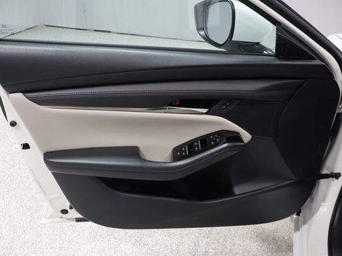 Used 2025 MAZDA MAZDA3 s image 12