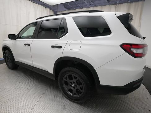 Certified 2025 Honda Pilot TrailSport image 34