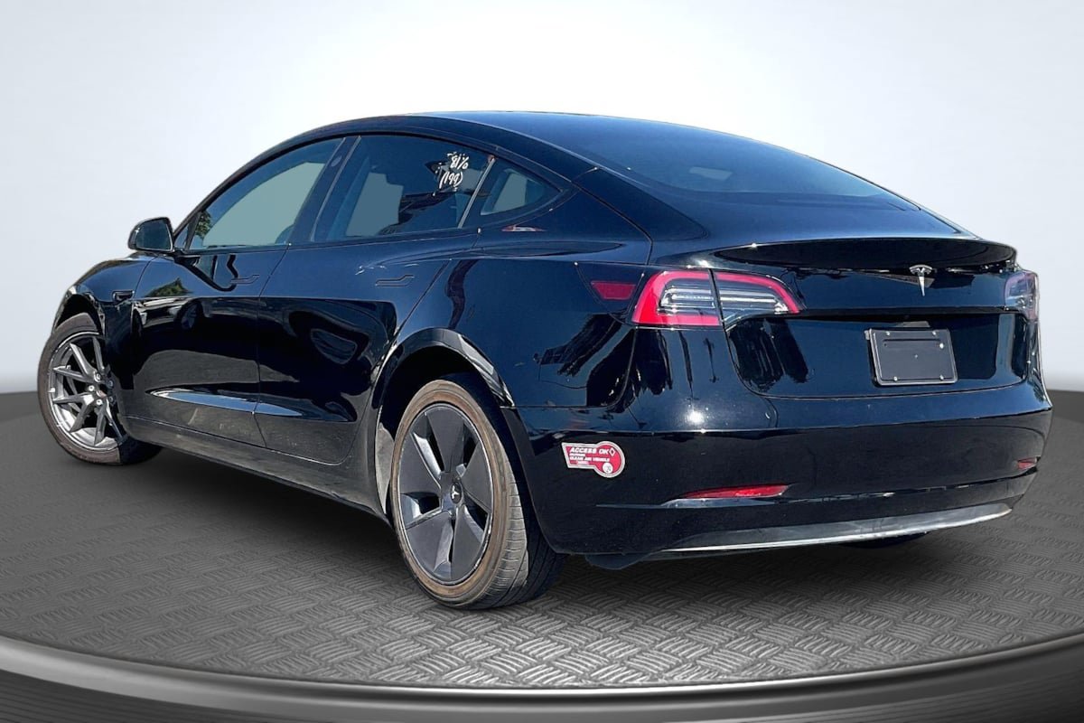 Used 2023 Tesla Model 3 Standard Range RWD image 2