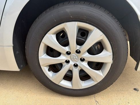 Used 2024 Toyota Corolla LE FWD image 19