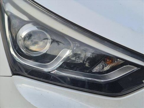 Used 2018 Hyundai Santa Fe Sport w/ 2.4L Value Package 02 FWD image 4